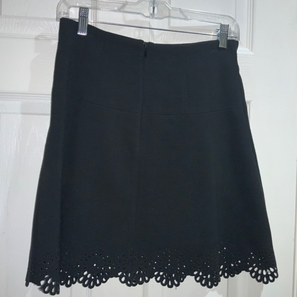 Loft Petites laser cut scallop hem mini skirt Sz 00P  back zip lined - Picture 3 of 5